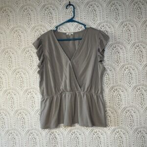 Women's Gray V-Neck Ruffled Sleeve Peplum Top